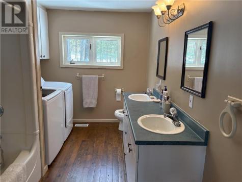 314 Perry Avenue Killarney ON P0M 2A0