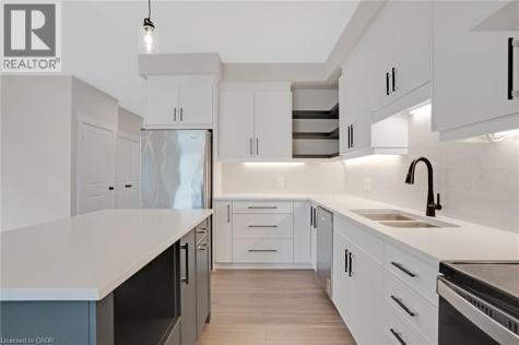 24 Moon Crescent Cambridge ON N1S 5B4