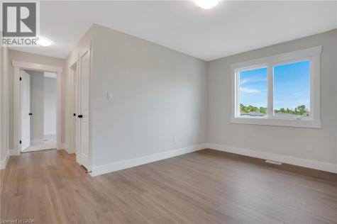 24 Moon Crescent Cambridge ON N1S 5B4