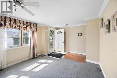 111 Dana Drive Essex ON N8M 2A1