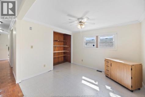 111 Dana Drive Essex ON N8M 2A1