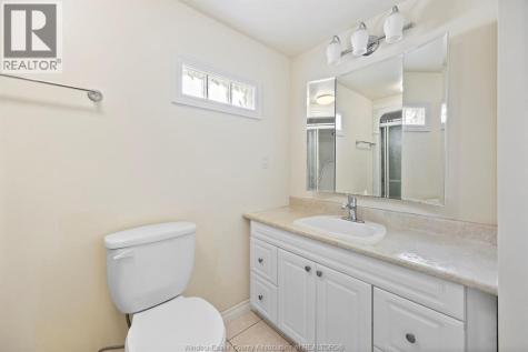 111 Dana Drive Essex ON N8M 2A1