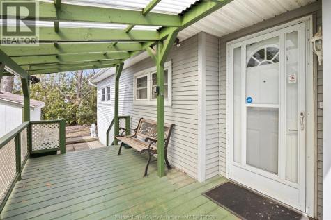 111 Dana Drive Essex ON N8M 2A1