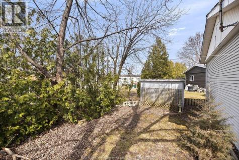 111 Dana Drive Essex ON N8M 2A1