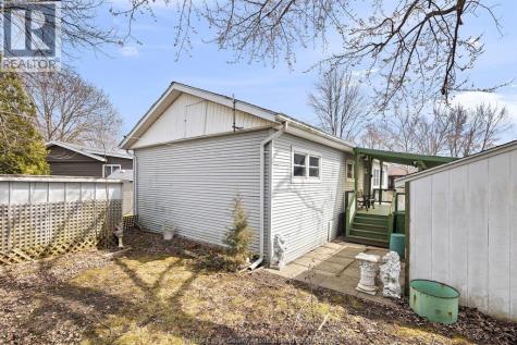 111 Dana Drive Essex ON N8M 2A1