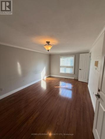 44 Knapton Avenue Ajax (central) ON L1S 5W1