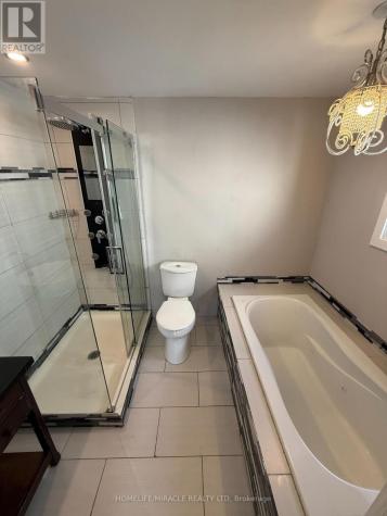 44 Knapton Avenue Ajax (central) ON L1S 5W1