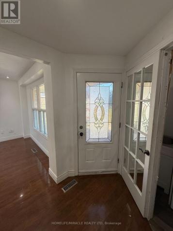 44 Knapton Avenue Ajax (central) ON L1S 5W1