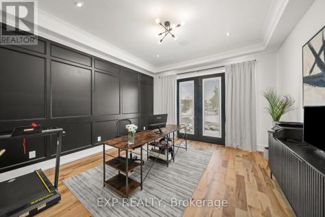 39 Orlin Chappel Court King ON L7B 0P6