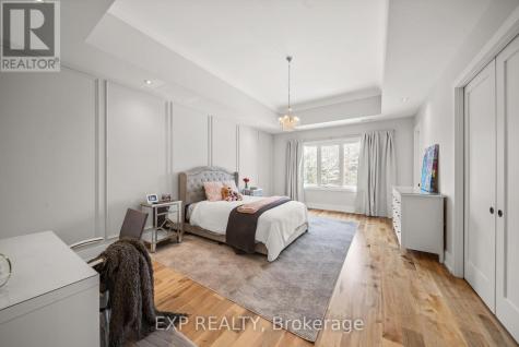 39 Orlin Chappel Court King ON L7B 0P6