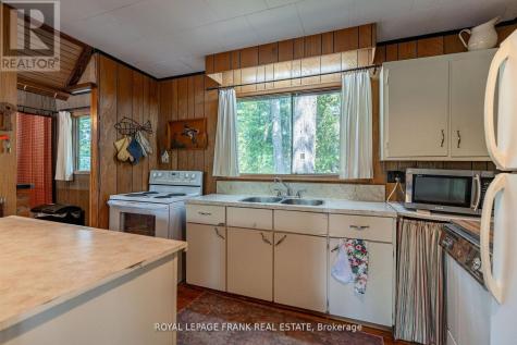 428 & 430 Island 7 Stoney Lake Douro-dummer ON K0L 2H0
