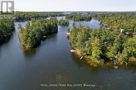 428 & 430 Island 7 Stoney Lake Douro-dummer ON K0L 2H0