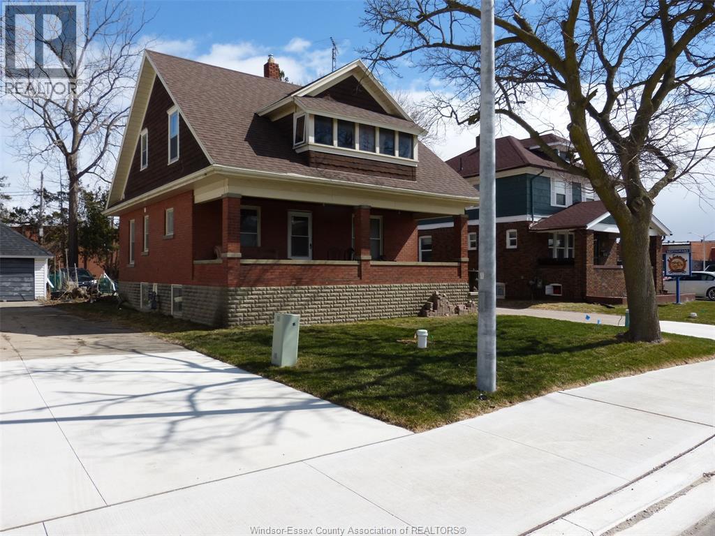 23 Queeens Avenue Leamington ON N8H 3G7
