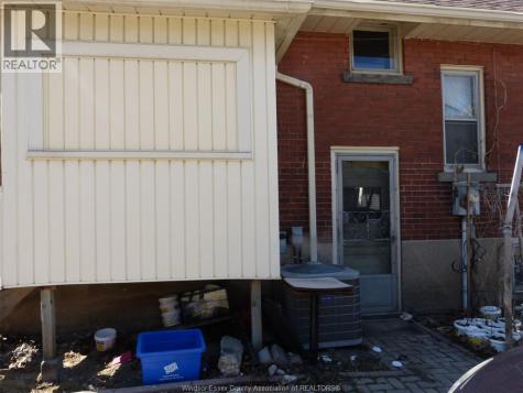 23 Queeens Avenue Leamington ON N8H 3G7