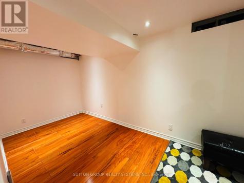 48 Portland Street Collingwood ON L9Y 0W9