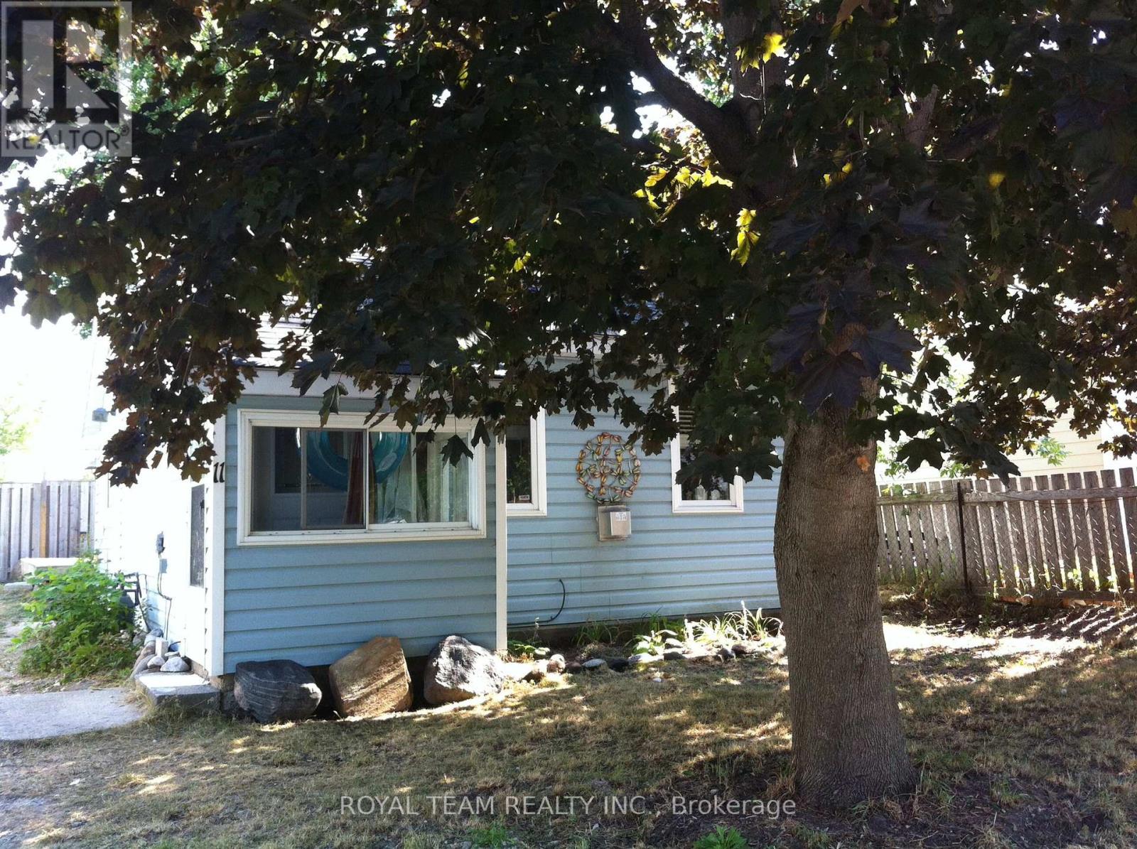 11 Middlebrook Road Wasaga Beach ON L9Z 2Y6