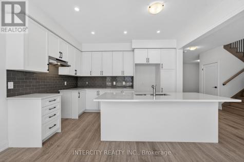30 Legacy Circle Wasaga Beach ON L9Z 0M5