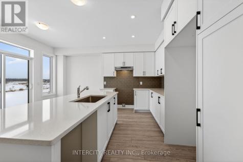 30 Legacy Circle Wasaga Beach ON L9Z 0M5