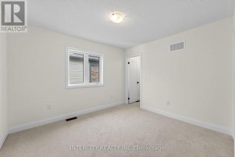 30 Legacy Circle Wasaga Beach ON L9Z 0M5