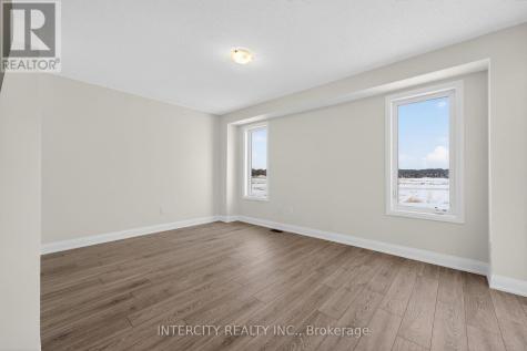 30 Legacy Circle Wasaga Beach ON L9Z 0M5