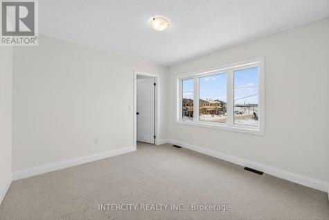 30 Legacy Circle Wasaga Beach ON L9Z 0M5