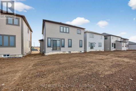 30 Legacy Circle Wasaga Beach ON L9Z 0M5