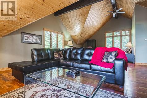 538 Rishor Avenue Douro-dummer ON K0L 2H0