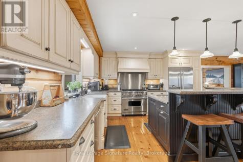 133 Old Lakeshore Road Blue Mountains ON N0H 1J0