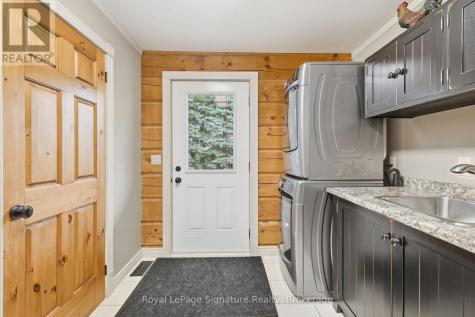 133 Old Lakeshore Road Blue Mountains ON N0H 1J0