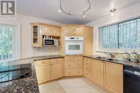 48 Silvergrove Road Toronto (st. Andrew-windfields) ON M2L 2N6