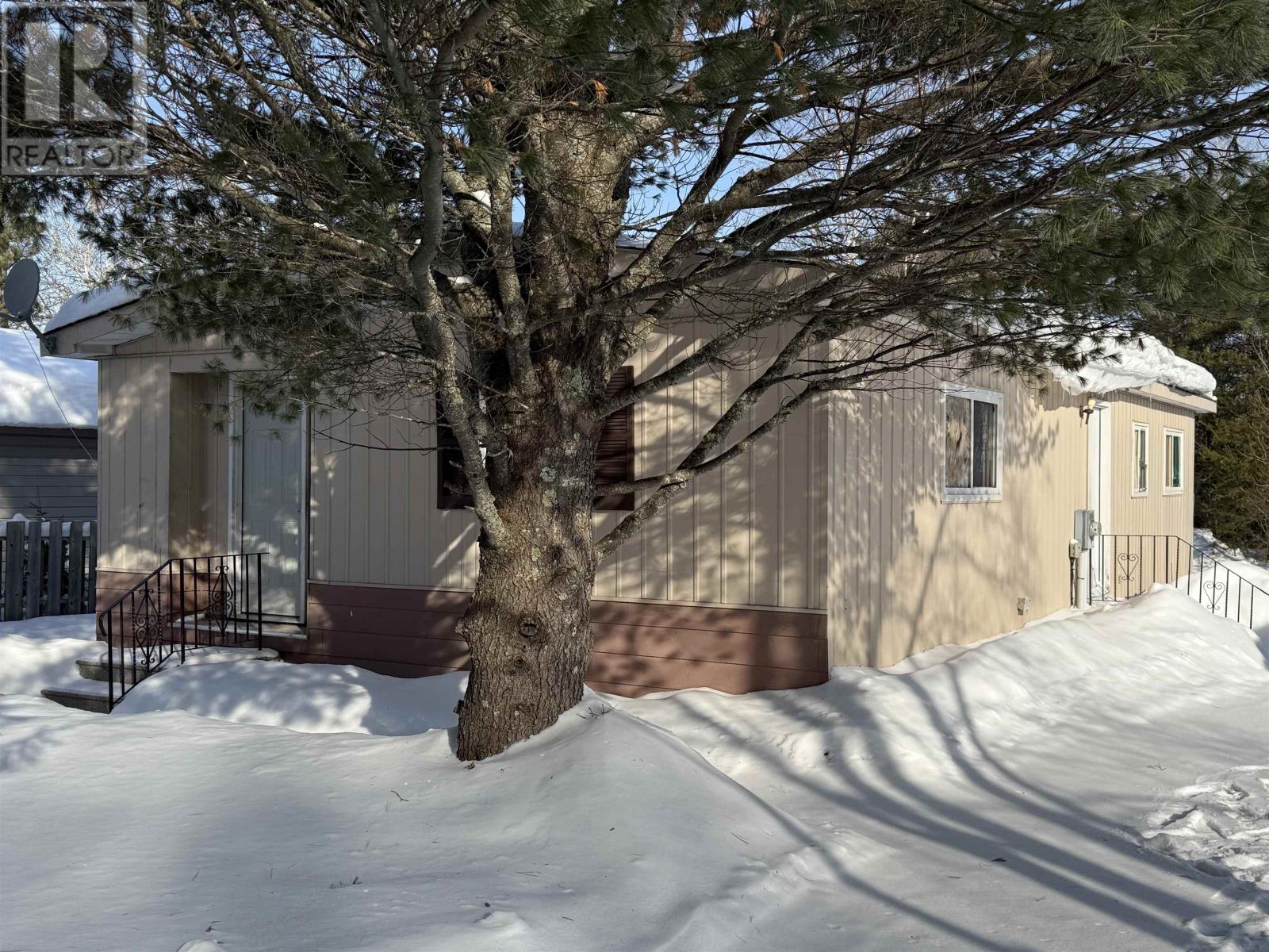 228 Davies Street Ignace ON P0T 1T0