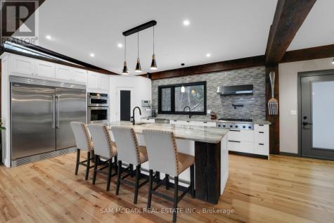 2084 Grand Boulevard Burlington ON L7P 0N1