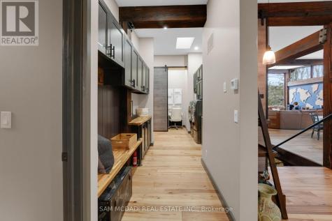 2084 Grand Boulevard Burlington ON L7P 0N1