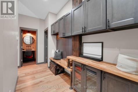 2084 Grand Boulevard Burlington ON L7P 0N1