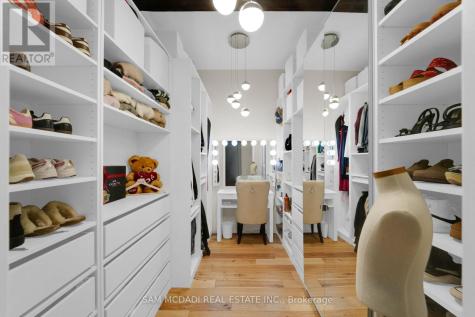 2084 Grand Boulevard Burlington ON L7P 0N1