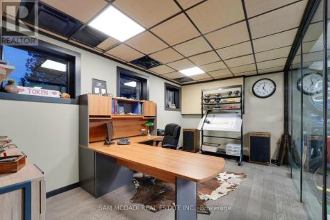 2084 Grand Boulevard Burlington ON L7P 0N1