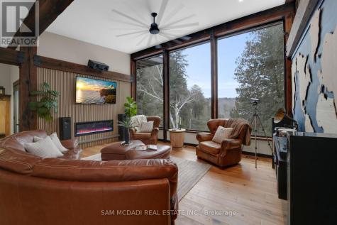 2084 Grand Boulevard Burlington ON L7P 0N1