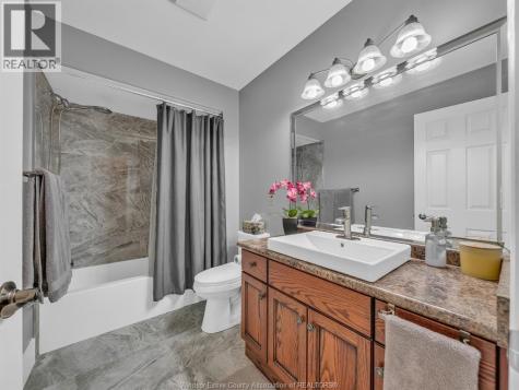 3280 California Avenue Windsor ON N9E 3K7
