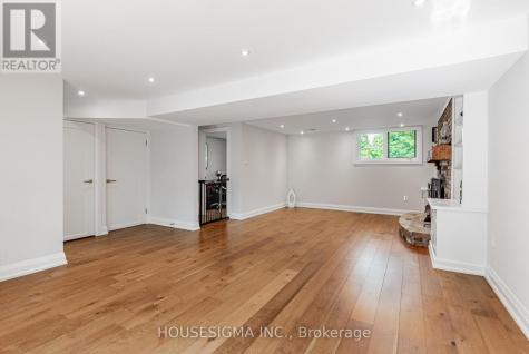 14639 Leslie Street Aurora ON L4G 7C6