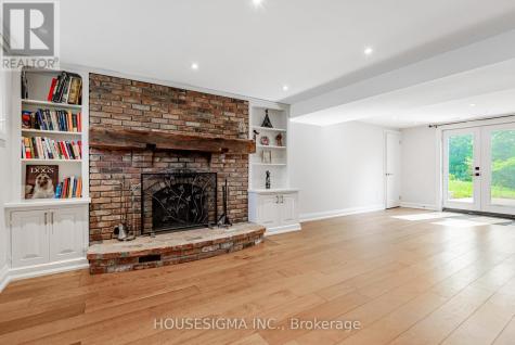 14639 Leslie Street Aurora ON L4G 7C6