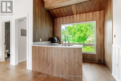 14639 Leslie Street Aurora ON L4G 7C6