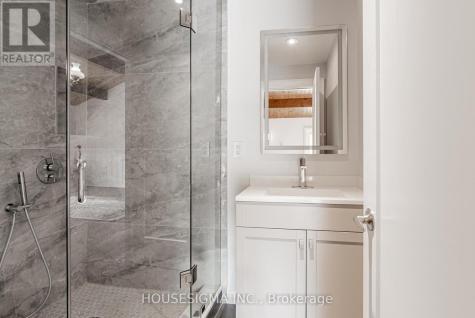 14639 Leslie Street Aurora ON L4G 7C6
