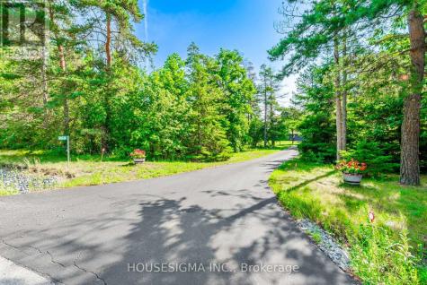 14639 Leslie Street Aurora ON L4G 7C6