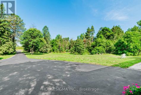 14639 Leslie Street Aurora ON L4G 7C6