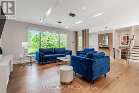 14639 Leslie Street Aurora ON L4G 7C6
