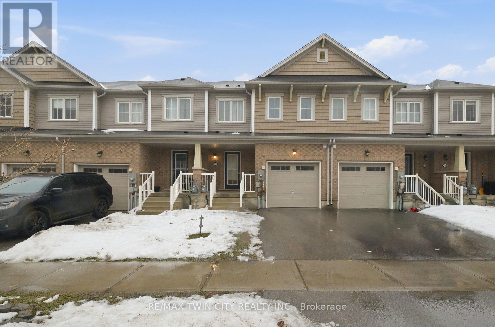 126 Munro Circle Brantford ON N3T 0R4