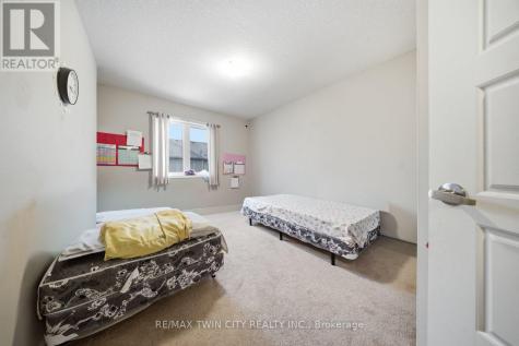 126 Munro Circle Brantford ON N3T 0R4