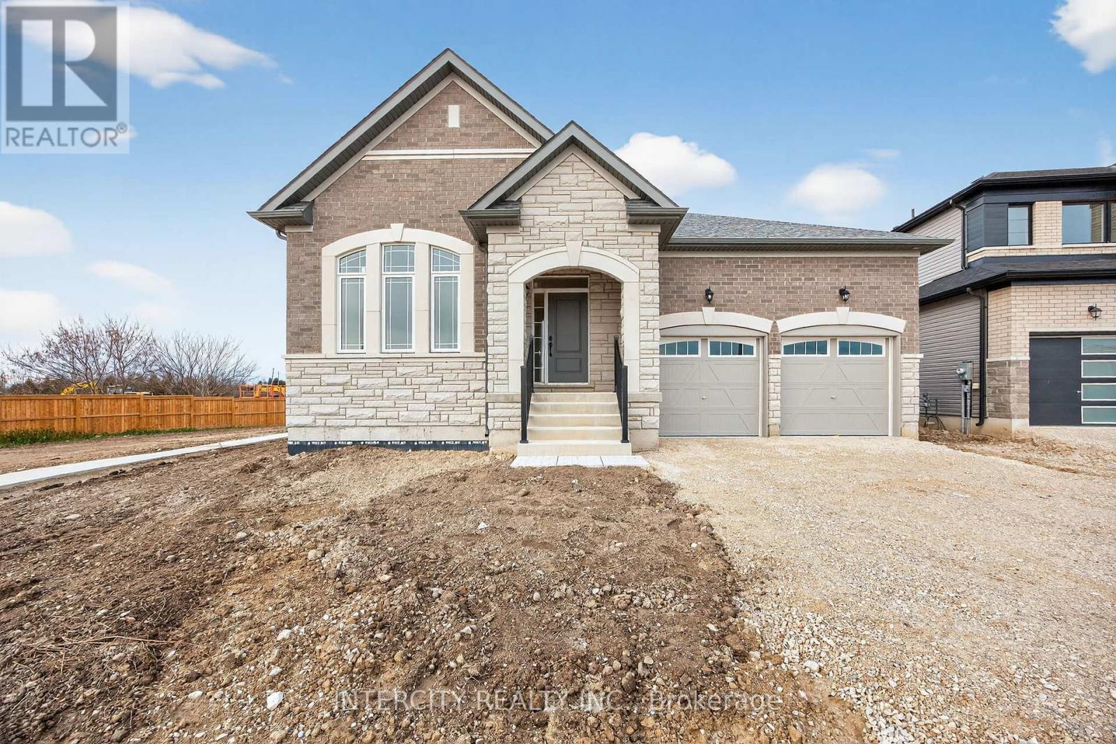 38 Legacy Circle Wasaga Beach ON L9Z 0M5