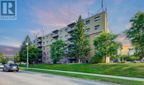 283 Fairway Road North Kitchener ON N2A 2P1