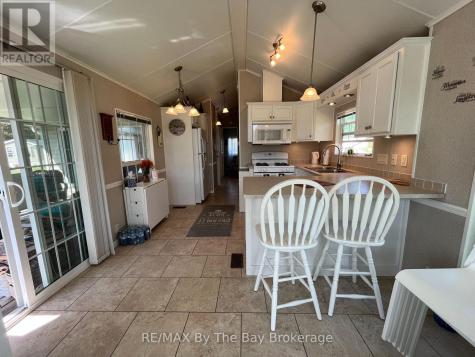 15 Kenora Trail Wasaga Beach ON L9Z 1X7